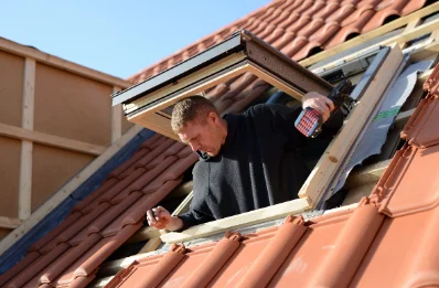 Pose de fenêtres de toit Velux à Pamproux